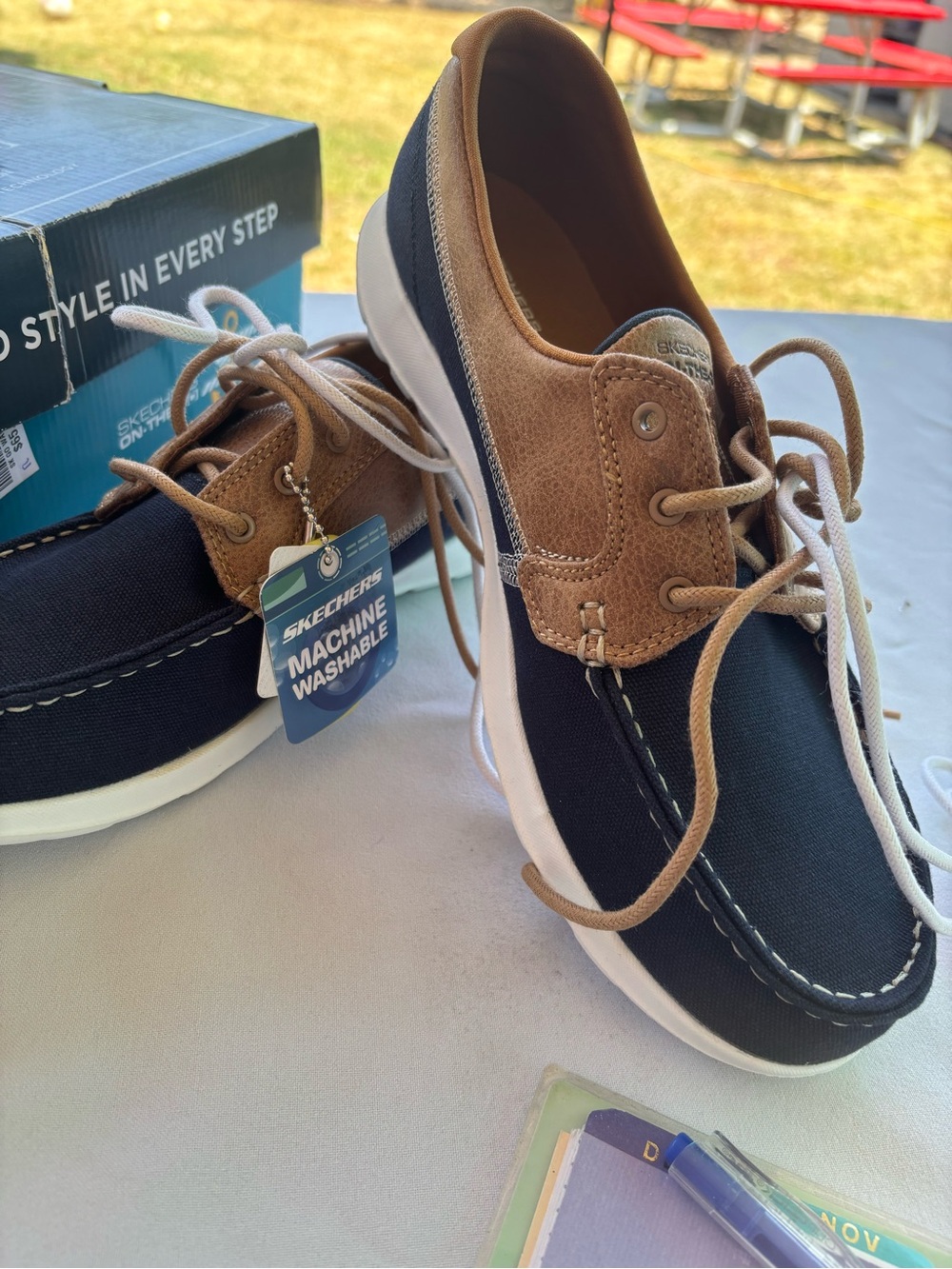Skechers ladies  Two-Tone Navy & Tan Casual Boat Shoes size 11 new